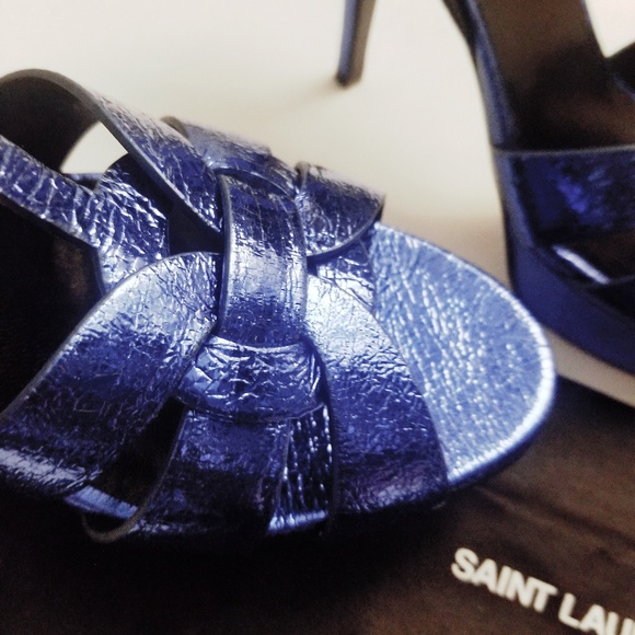 ❌SOLD❌Saint LaurentMetallic Women's Sandals - Picture 5 of 6